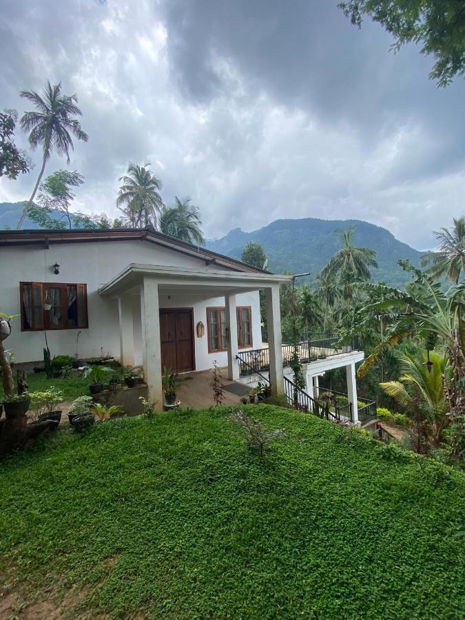 Pearl'S Homestay Matale Exterior photo